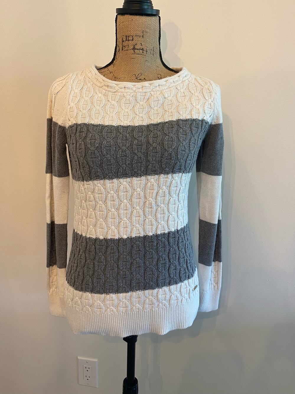 Nautica Gray & White Striped Cable Knit Sweater Size Medium
